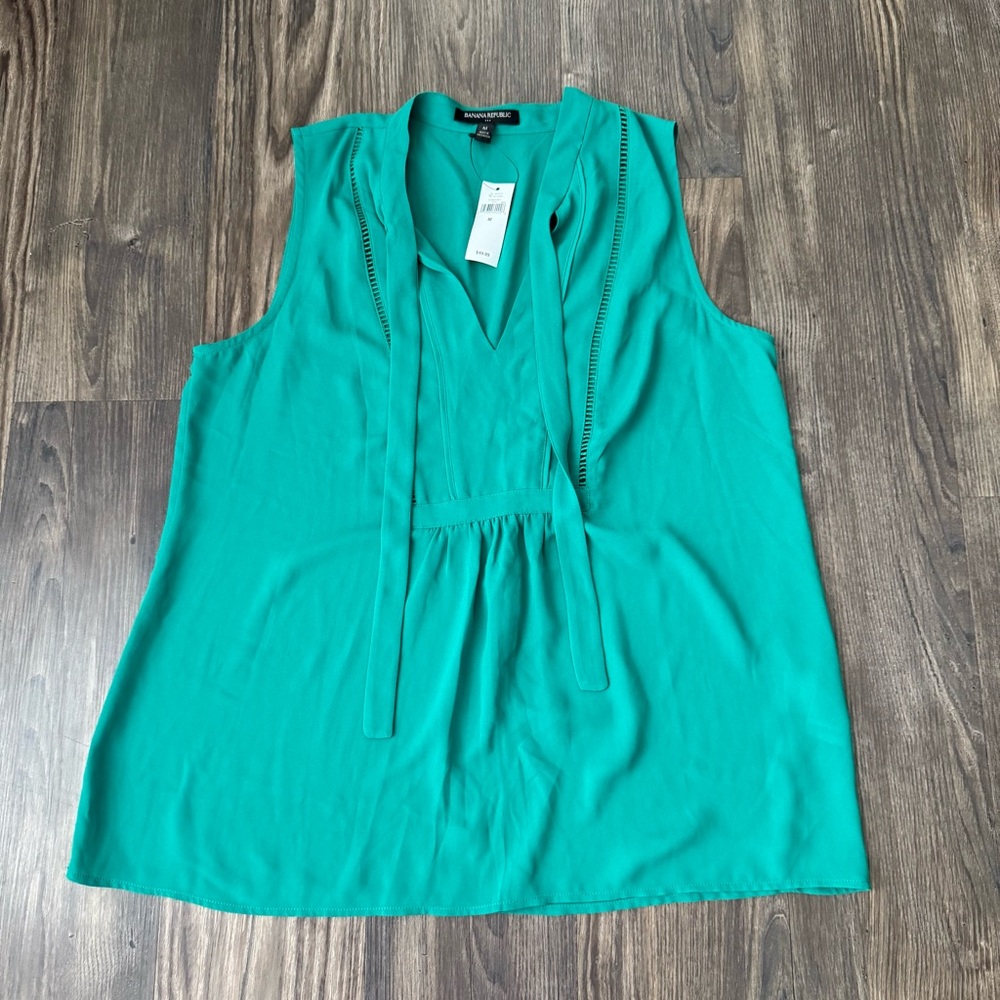 Banana Republic NEW Green Sleeveless Top with Neck Tie